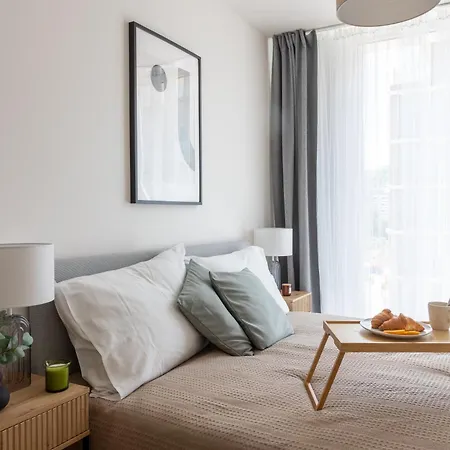 דירה Days - Two-bedroom With Balcony And Garage Parking In Smichov פראג