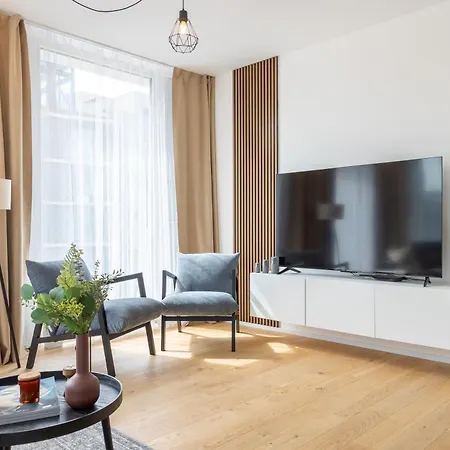 דירה Days - Two-bedroom With Balcony And Garage Parking In Smichov