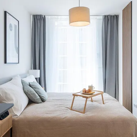 דירה Days - Two-bedroom With Balcony And Garage Parking In Smichov