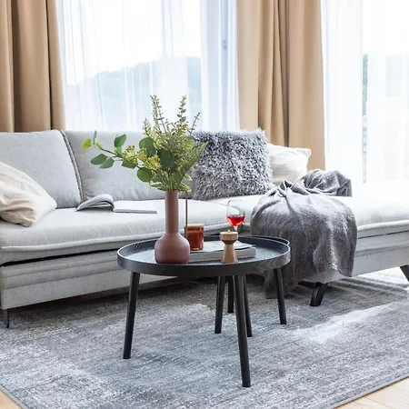 Days - Two-bedroom With Balcony And Garage Parking In Smichov דירה *